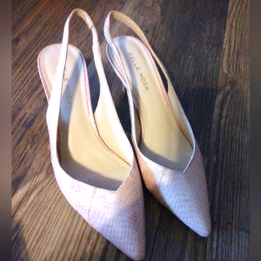 Pelle Moda size 6.5M pale pink snake print 2.5" heels EUC